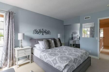 Holiday home Escape To Carmel Valley Tranquil Outdoor Space *