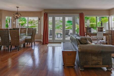 Escape To Carmel Valley Tranquil Outdoor Space Holiday home